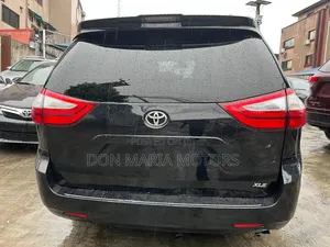 Toyota Sienna 2018 Black