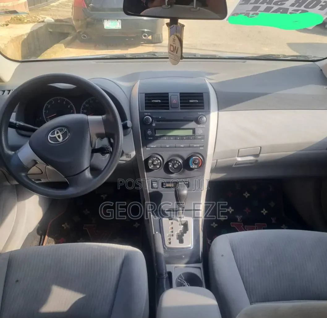 Toyota Corolla 2010 Green