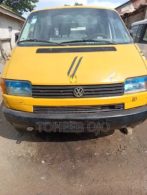Volkswagen Transporter 1995 Yellow