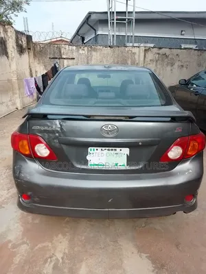 Toyota Corolla 2010 Gray
