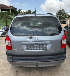 Opel Zafira 2004 Blue