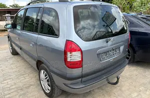 Opel Zafira 2004 Blue