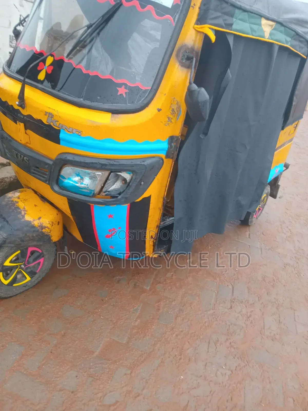 TVS Apache 160 4V 2023 Yellow