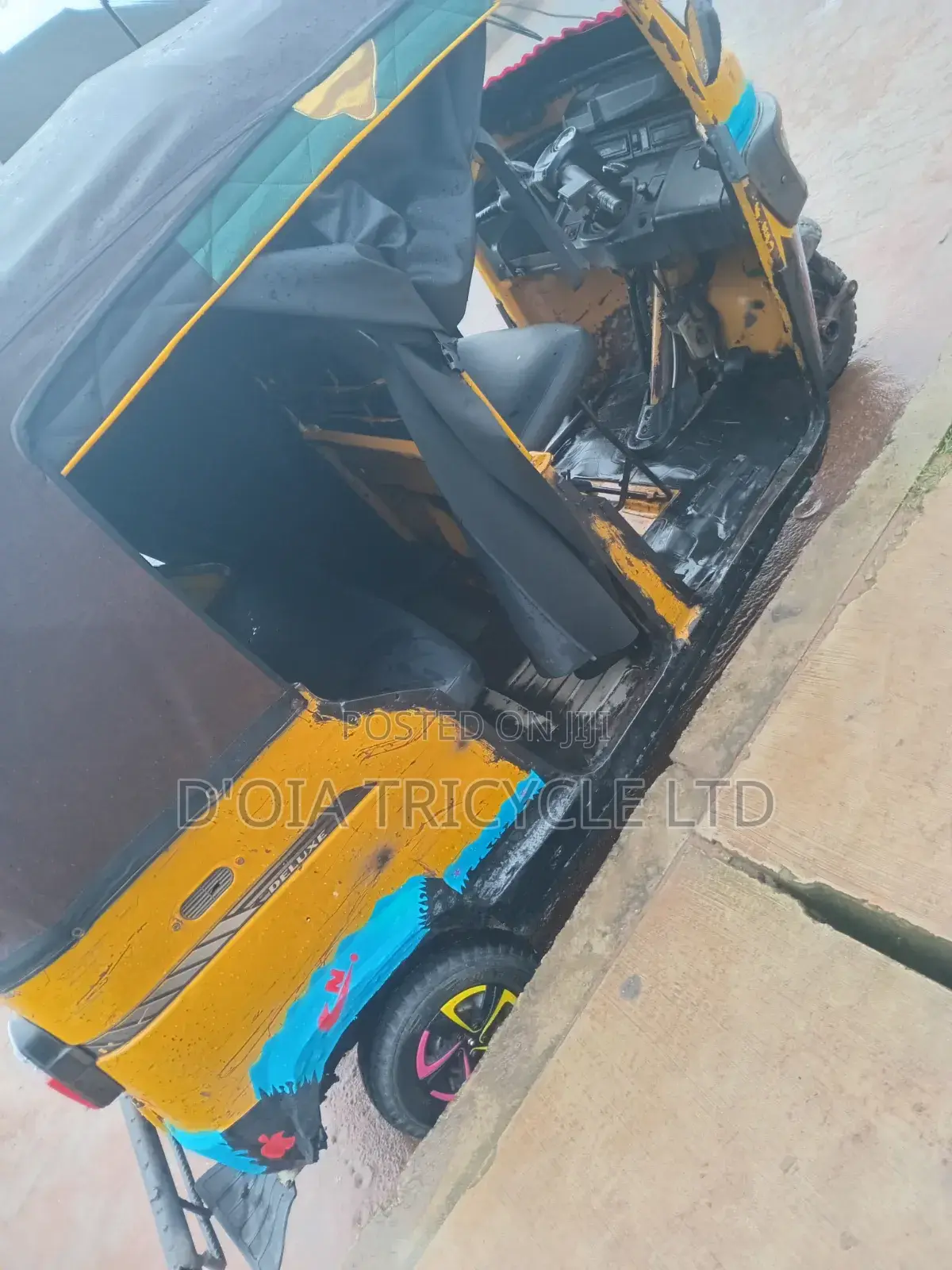 TVS Apache 160 4V 2023 Yellow