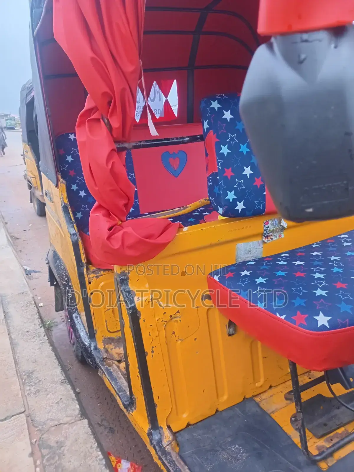 TVS Apache 160 4V 2023 Yellow