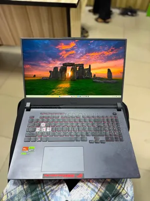 Laptop Asus ROG Strix G17 16GB AMD Ryzen 9 SSD 1T
