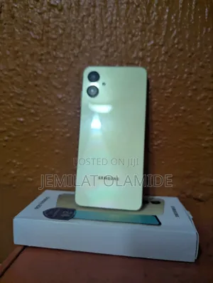 Samsung Galaxy A06 64 GB Gold