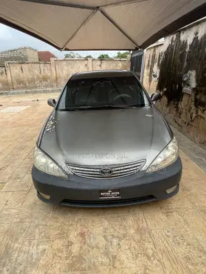 Toyota Camry XLE 2023 Gray