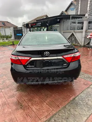Toyota Camry SE w/Special Edition Pkg (2.5L 4cyl 6A) 2016 Black