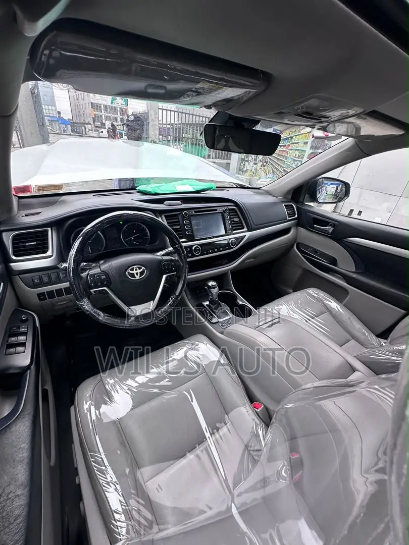 Toyota Highlander 2018 Silver