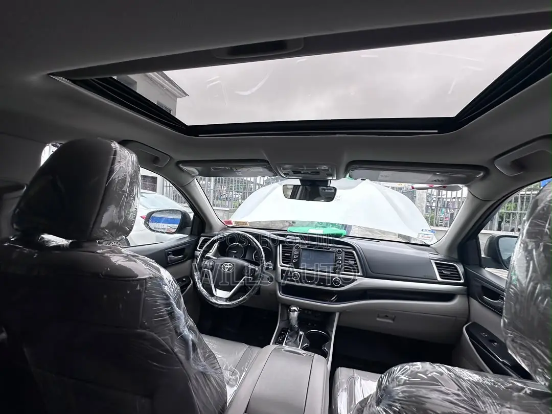 Toyota Highlander 2018 Silver