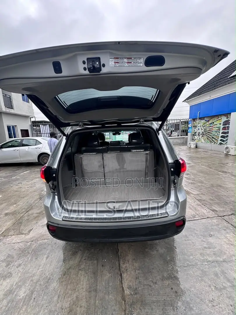 Toyota Highlander 2018 Silver