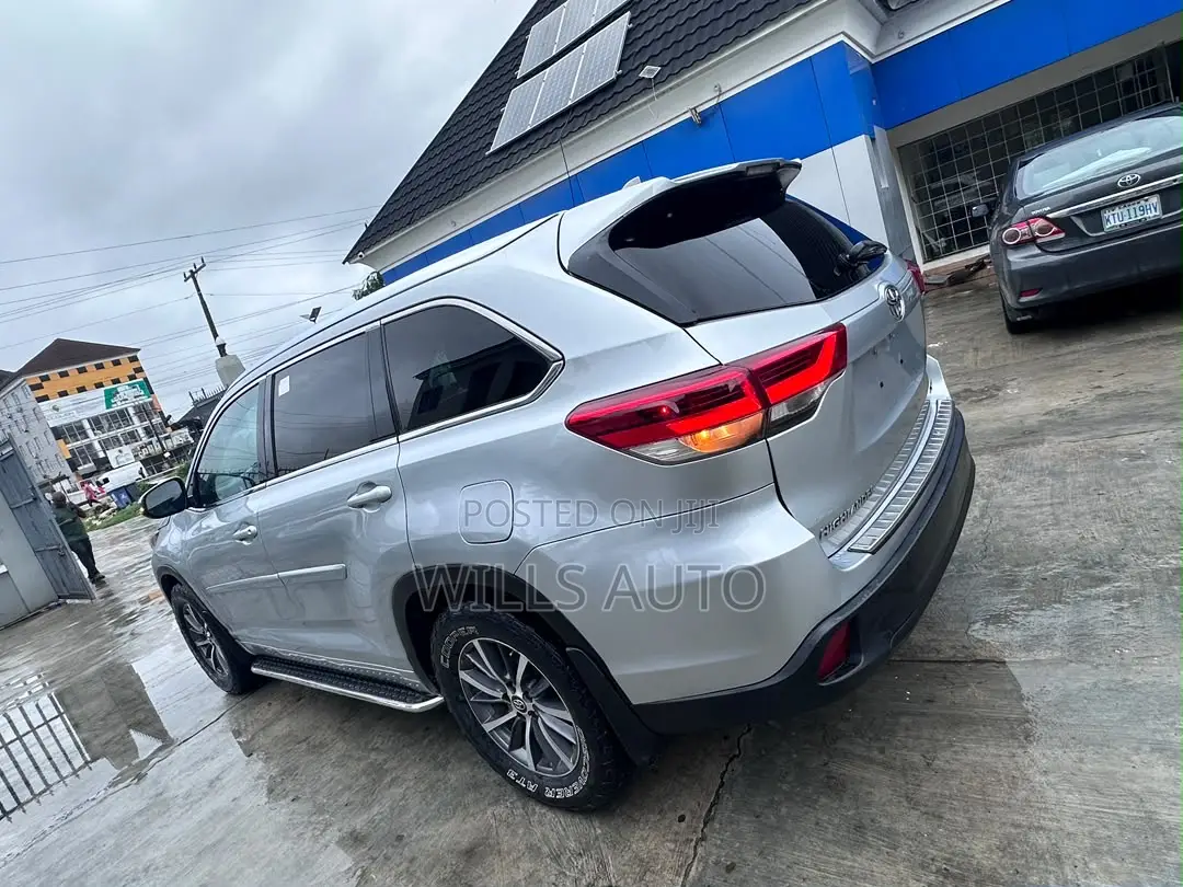 Toyota Highlander 2018 Silver