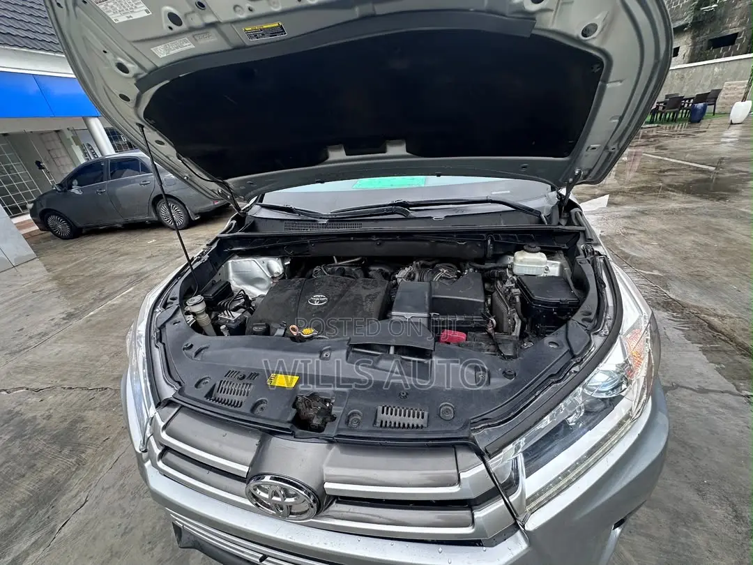 Toyota Highlander 2018 Silver