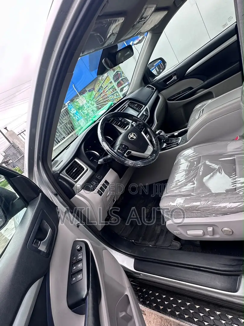 Toyota Highlander 2018 Silver