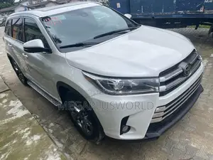 Toyota Highlander Limited Platinum 4x2 V6 (3.5L 6cyl 8A) 2017 White