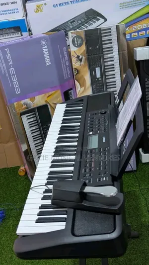 Yamaha Piano PSR -E383 With Sustain Pedal for Piano 