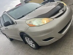 Toyota Sienna CE FWD 2006 Gold