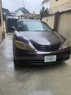 Toyota Camry XLE 4dr Sedan (2.4L 4cyl 4A) 2002 Burgundy
