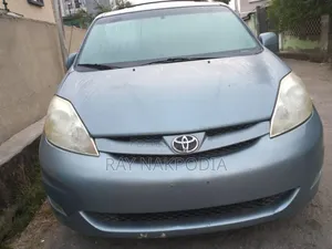 Toyota Sienna 2008 Green
