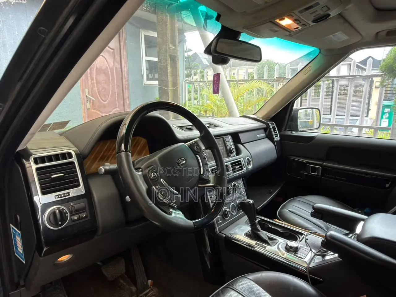 Land Rover Range Rover Vogue 2011 Black