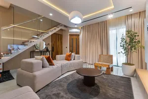 Neat 2 Bedroom Maisonette With a Ps5, Pool, Snooker Board N Bathtub