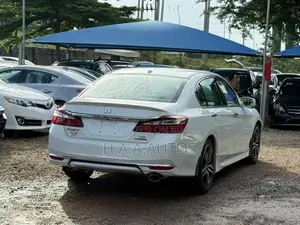 Honda Accord Touring 4dr Sedan FWD (3.5L 6cyl 6A) 2016 White