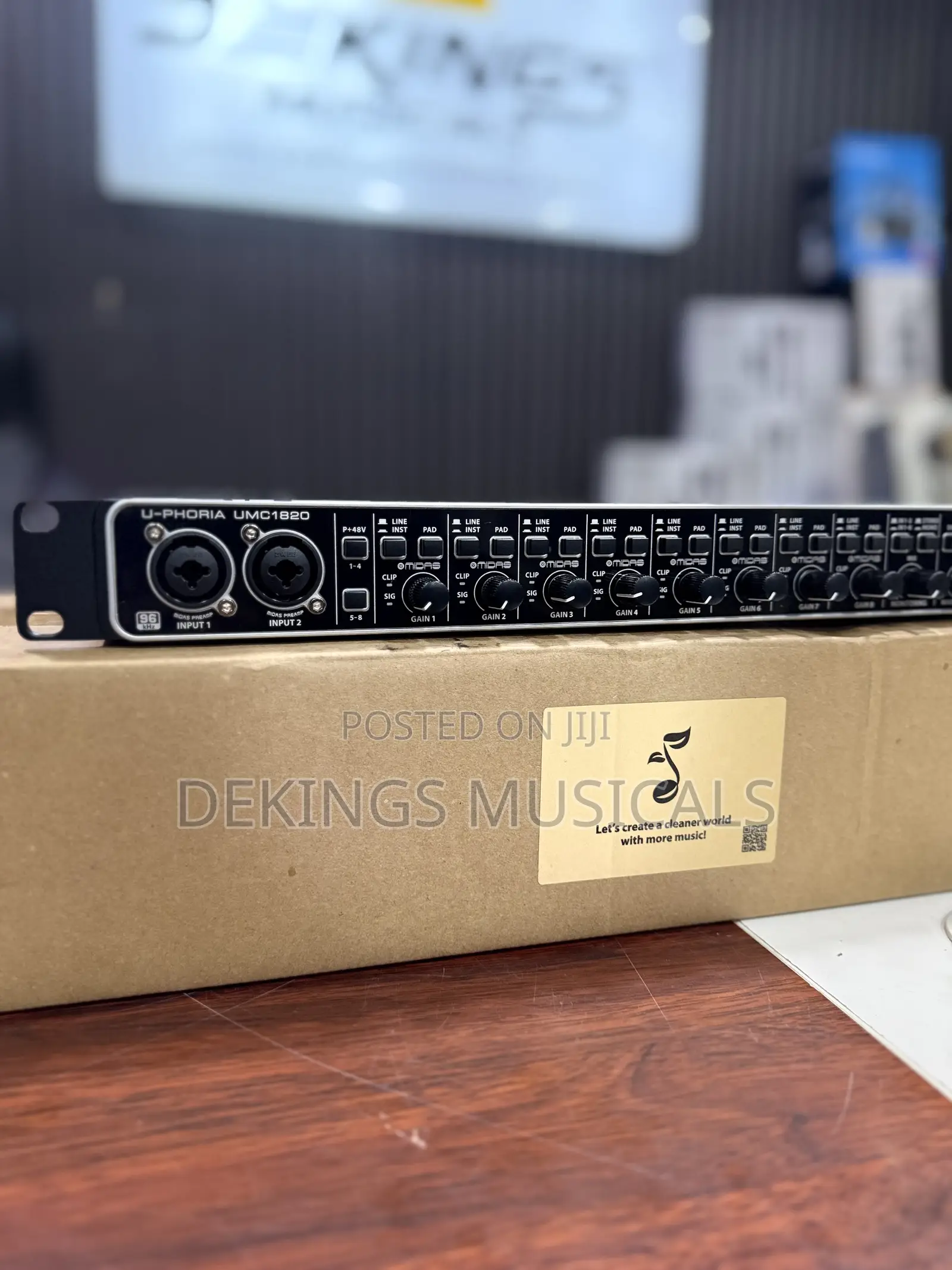 Behringer U-Phoria Umc1820 Audio Interface With 18 Input and 20 Output
