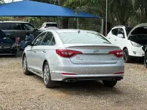 Hyundai Sonata Sport 4dr Sedan (2.4L 4cyl 6A) 2015 Silver