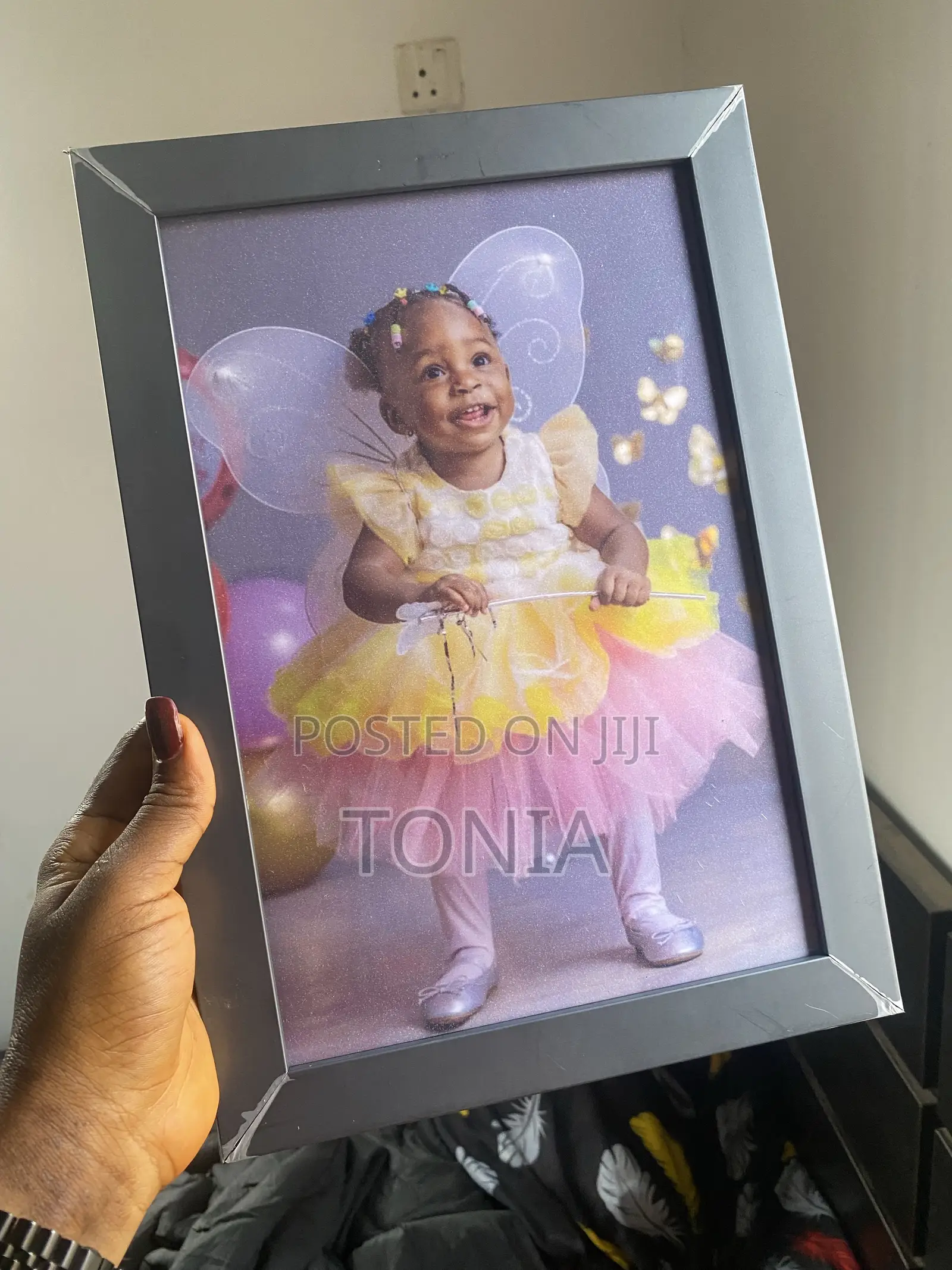 Pictorial Frames