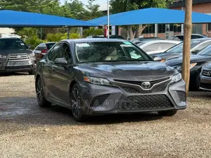 Toyota Camry SE FWD 2020 Gray