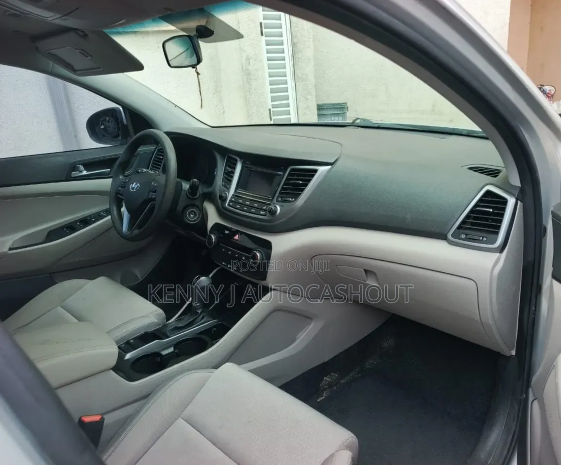 Hyundai Tucson 2016 Silver