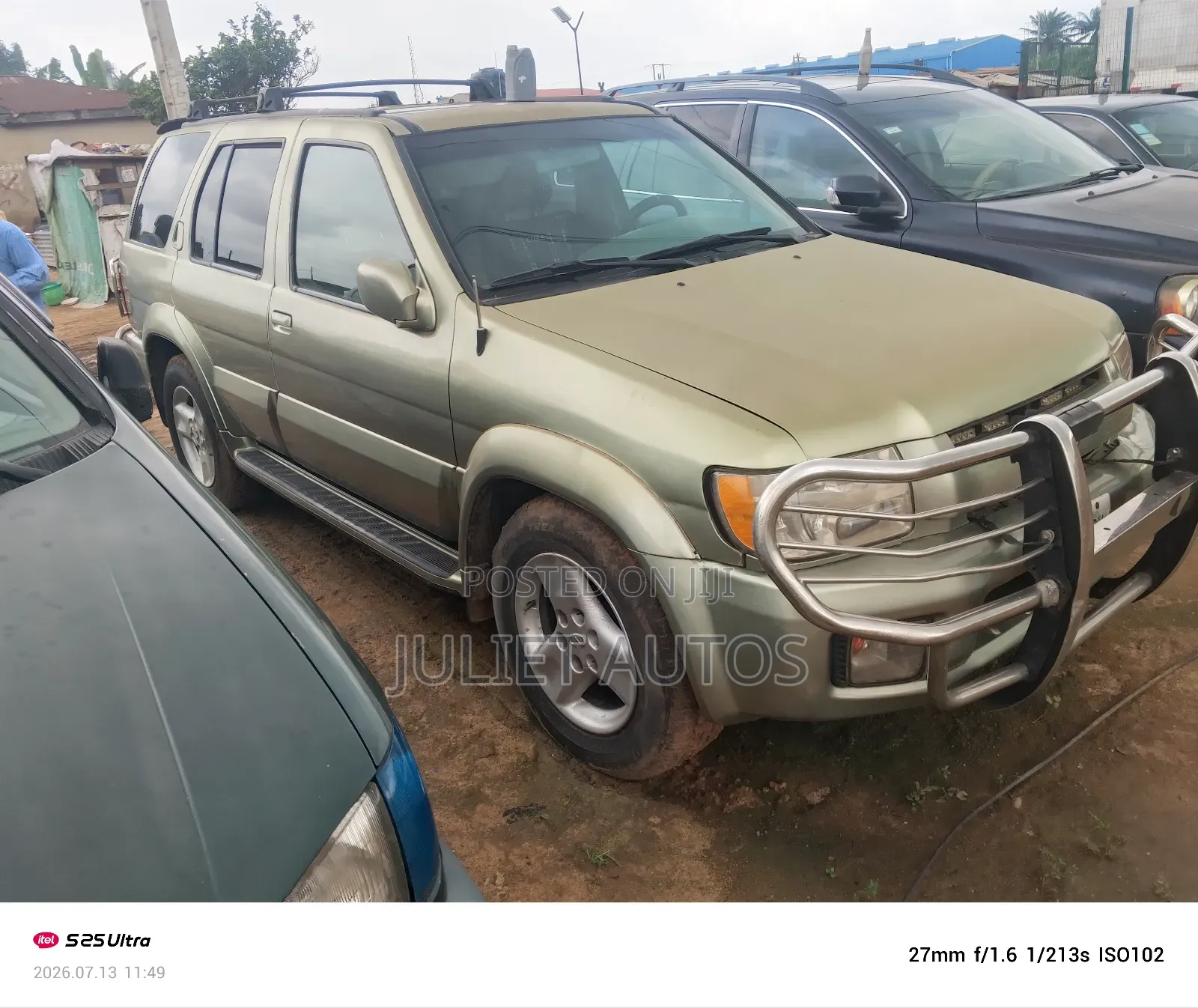 Infiniti QX4 2003 Gold