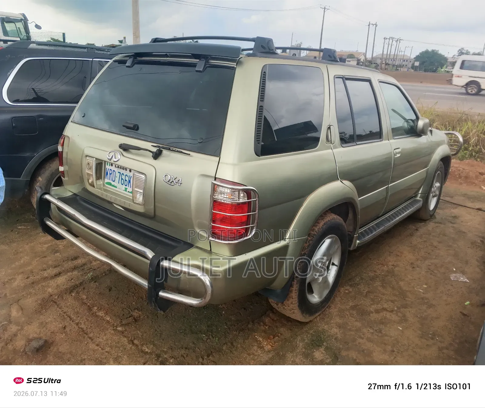 Infiniti QX4 2003 Gold
