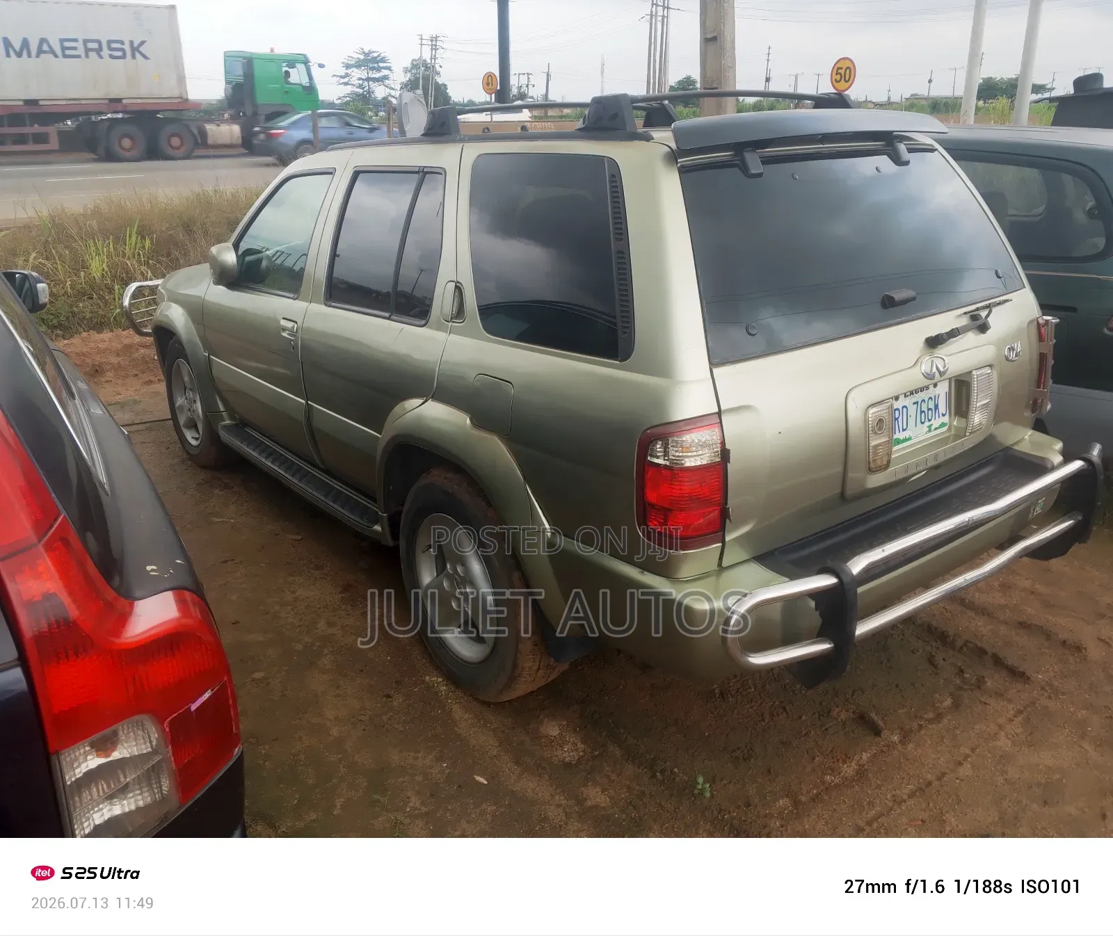 Infiniti QX4 2003 Gold