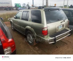 Infiniti QX4 2003 Gold