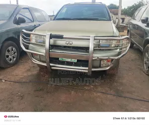 Infiniti QX4 2003 Gold