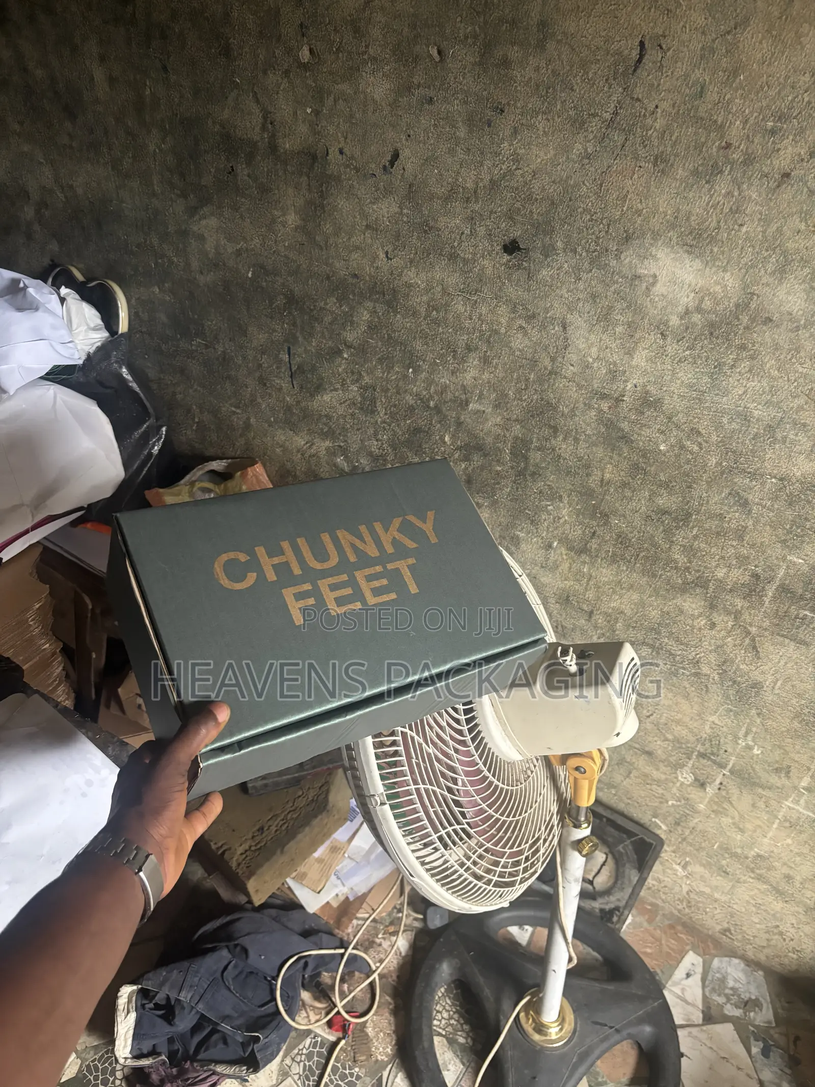 14 by 9 by 5 Shoe Box Carton