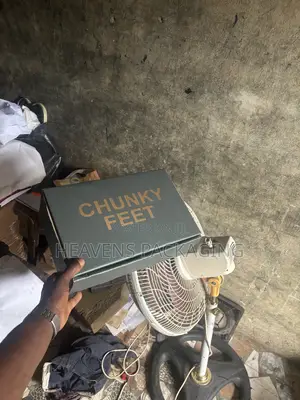 14 by 9 by 5 Shoe Box Carton