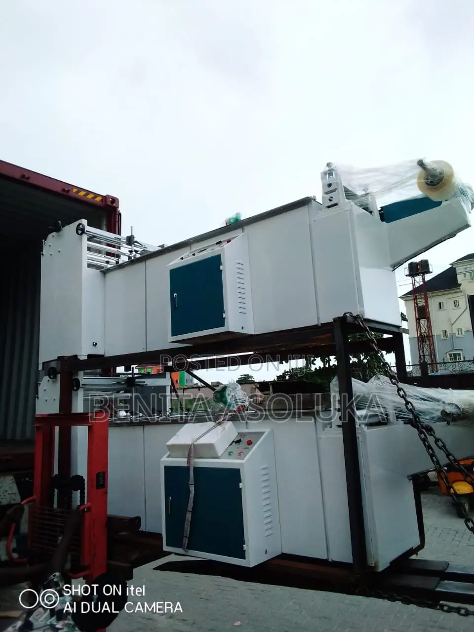Glueing Machine