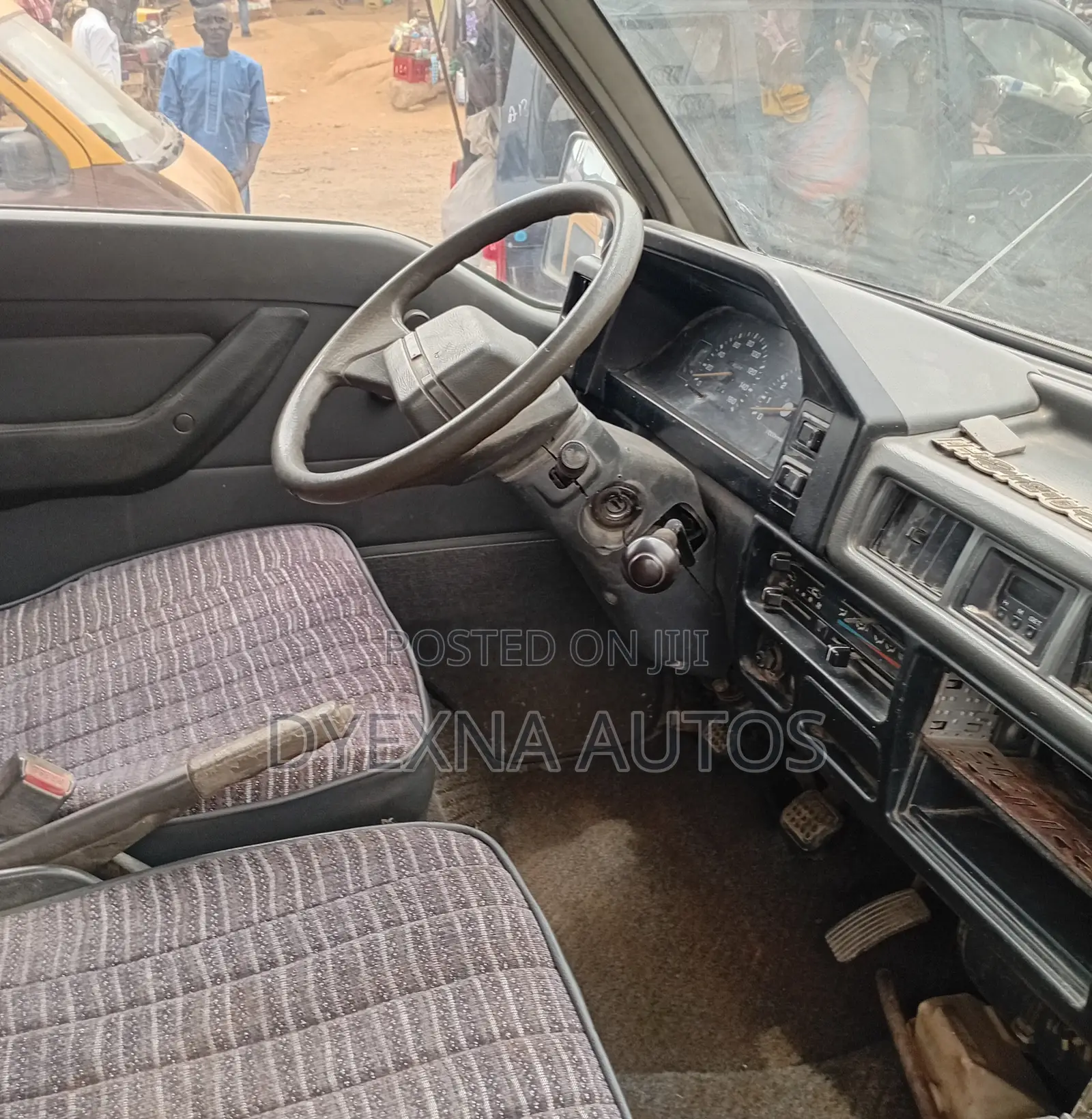 Mitsubishi L300 1997 White