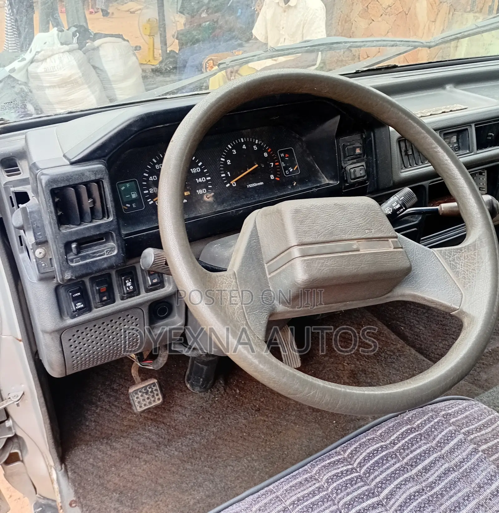 Mitsubishi L300 1997 White