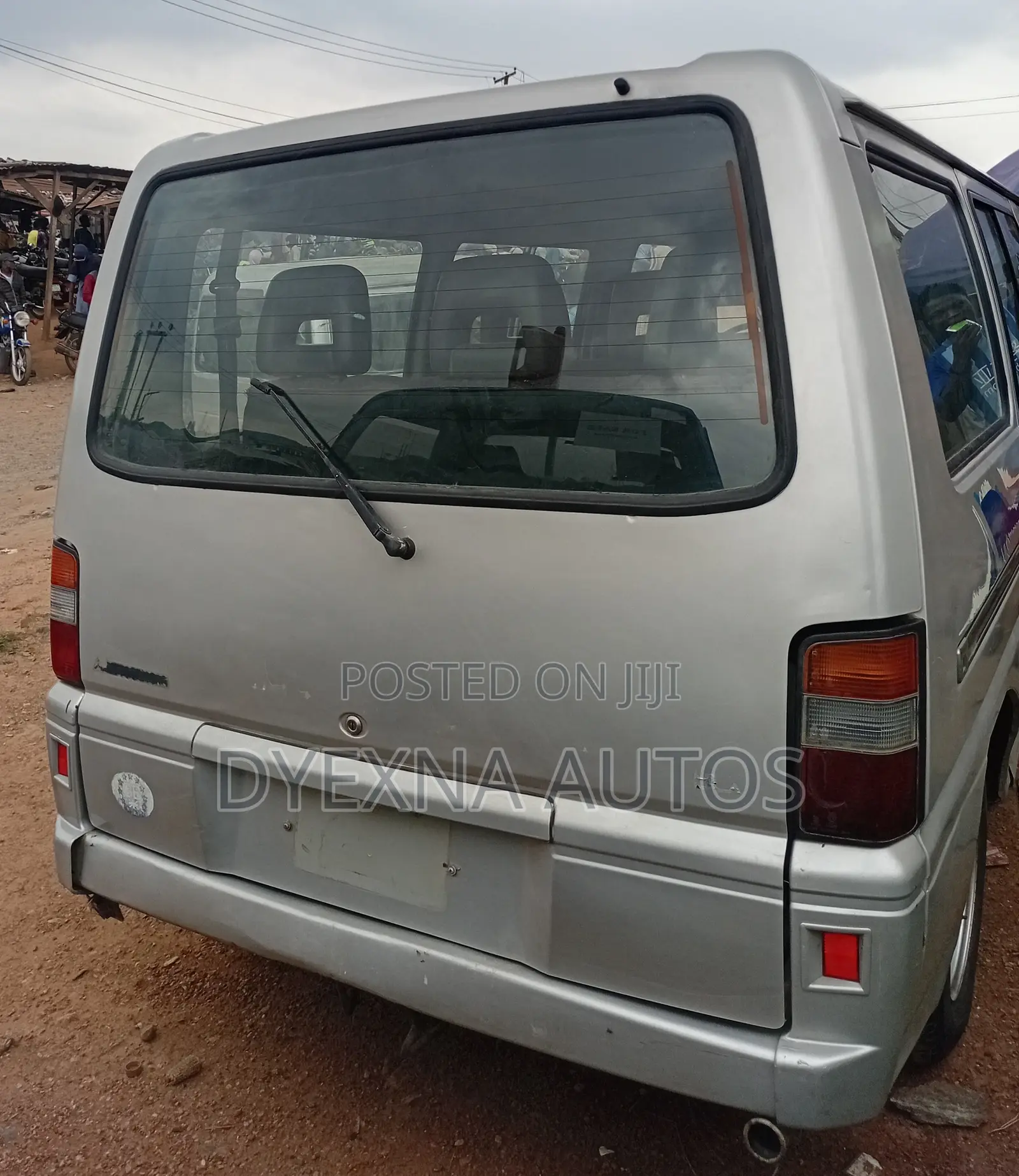Mitsubishi L300 1997 White