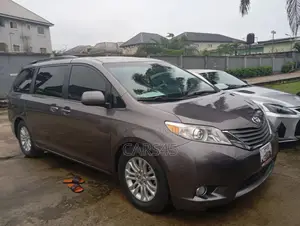 Toyota Sienna 2014 Gray