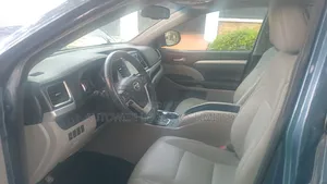 Toyota Highlander XLE V6 4x2 (3.5L 6cyl 6A) 2016 Blue
