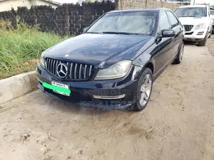 Mercedes-Benz C300 2012 Black