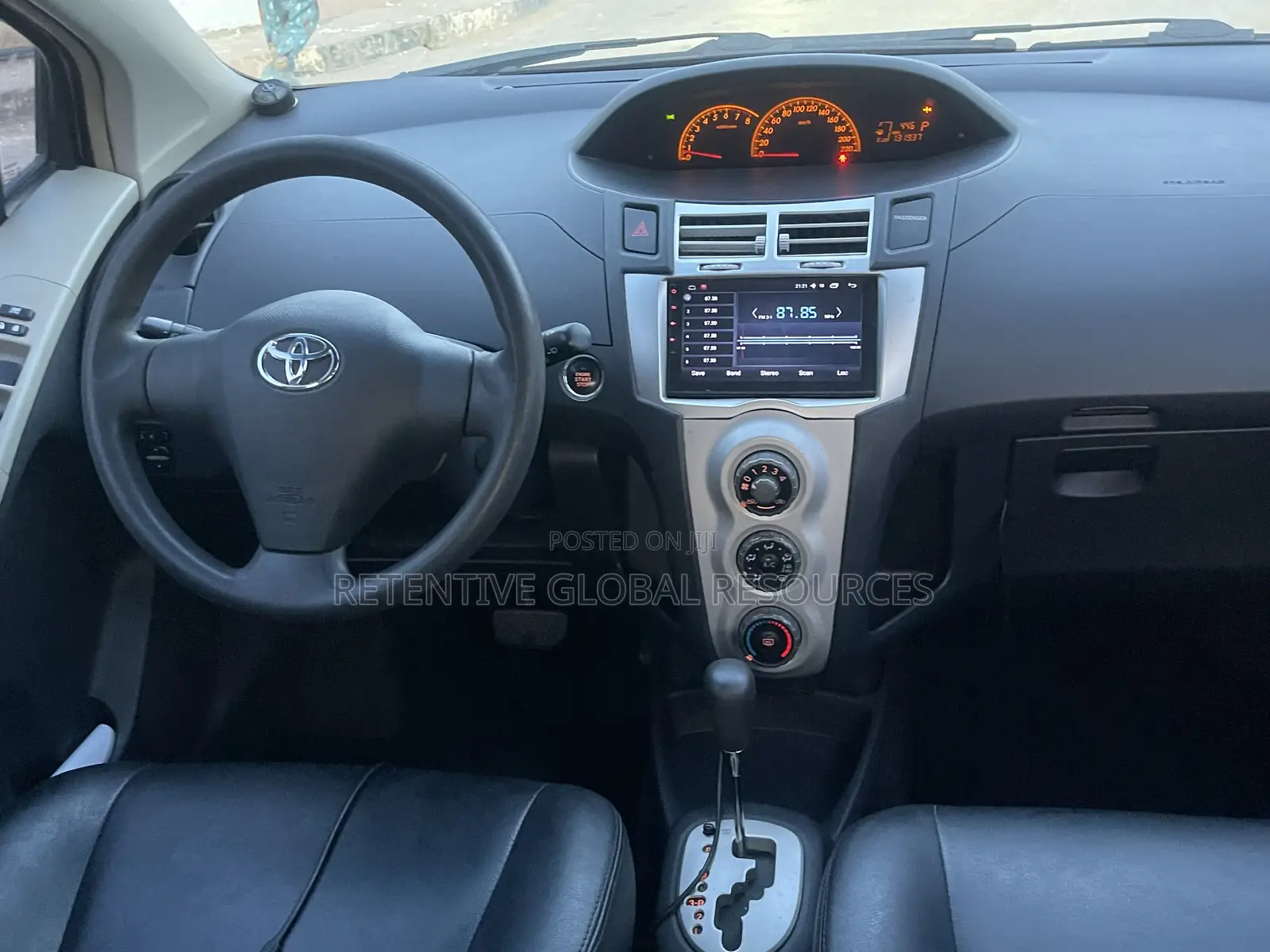 Toyota Yaris 2010 Red
