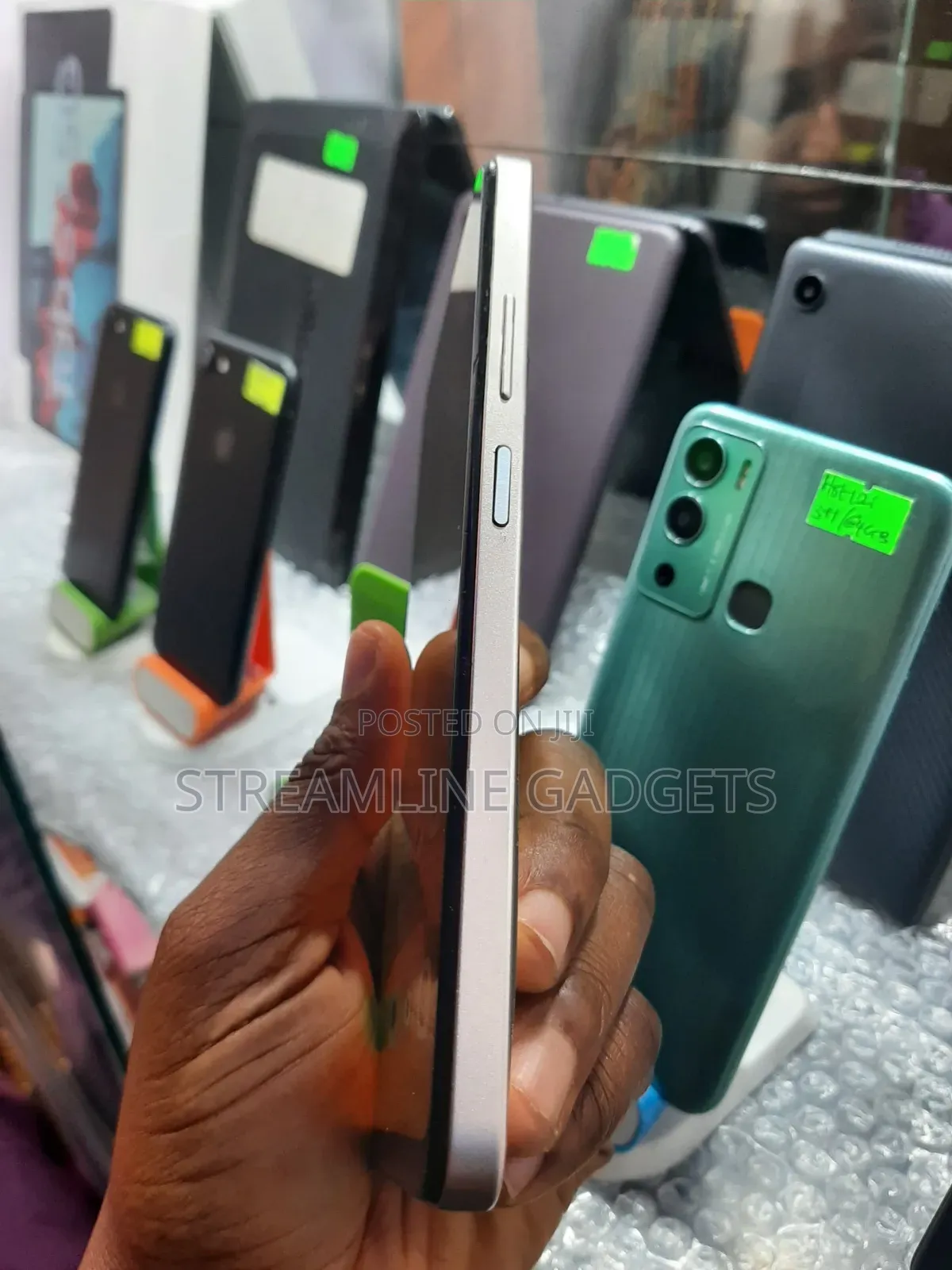 Tecno Spark 30C 128 GB White