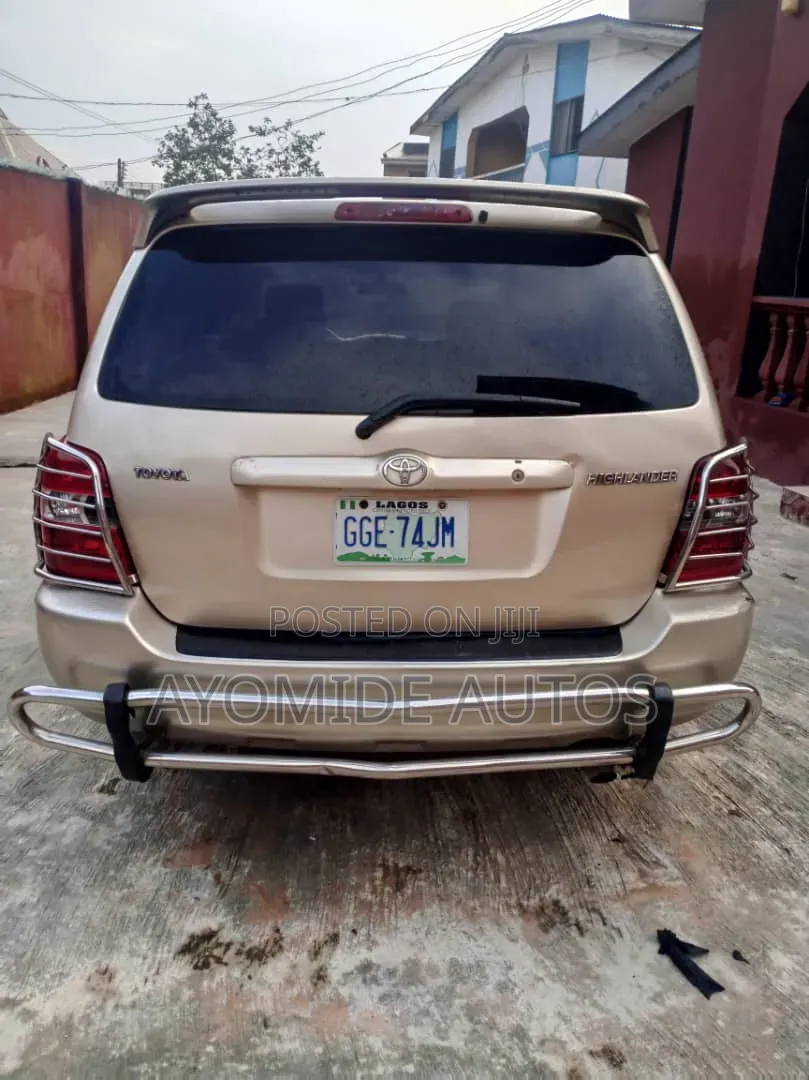 Toyota Highlander 2005 Gold