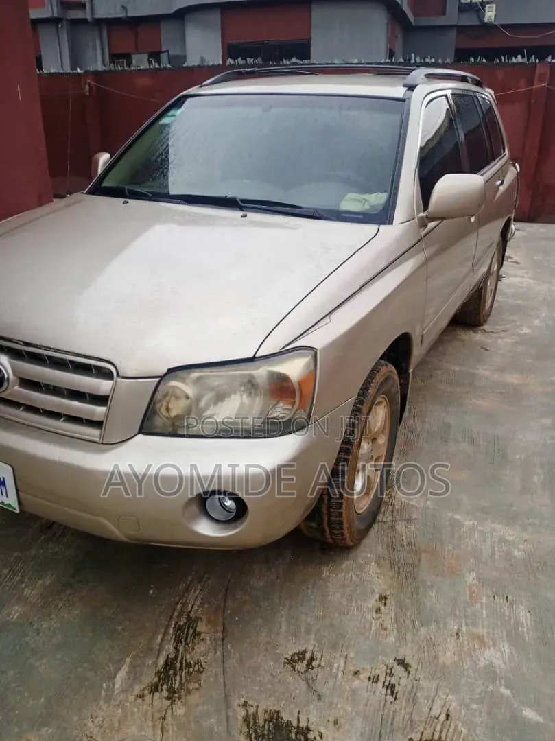 Toyota Highlander 2005 Gold